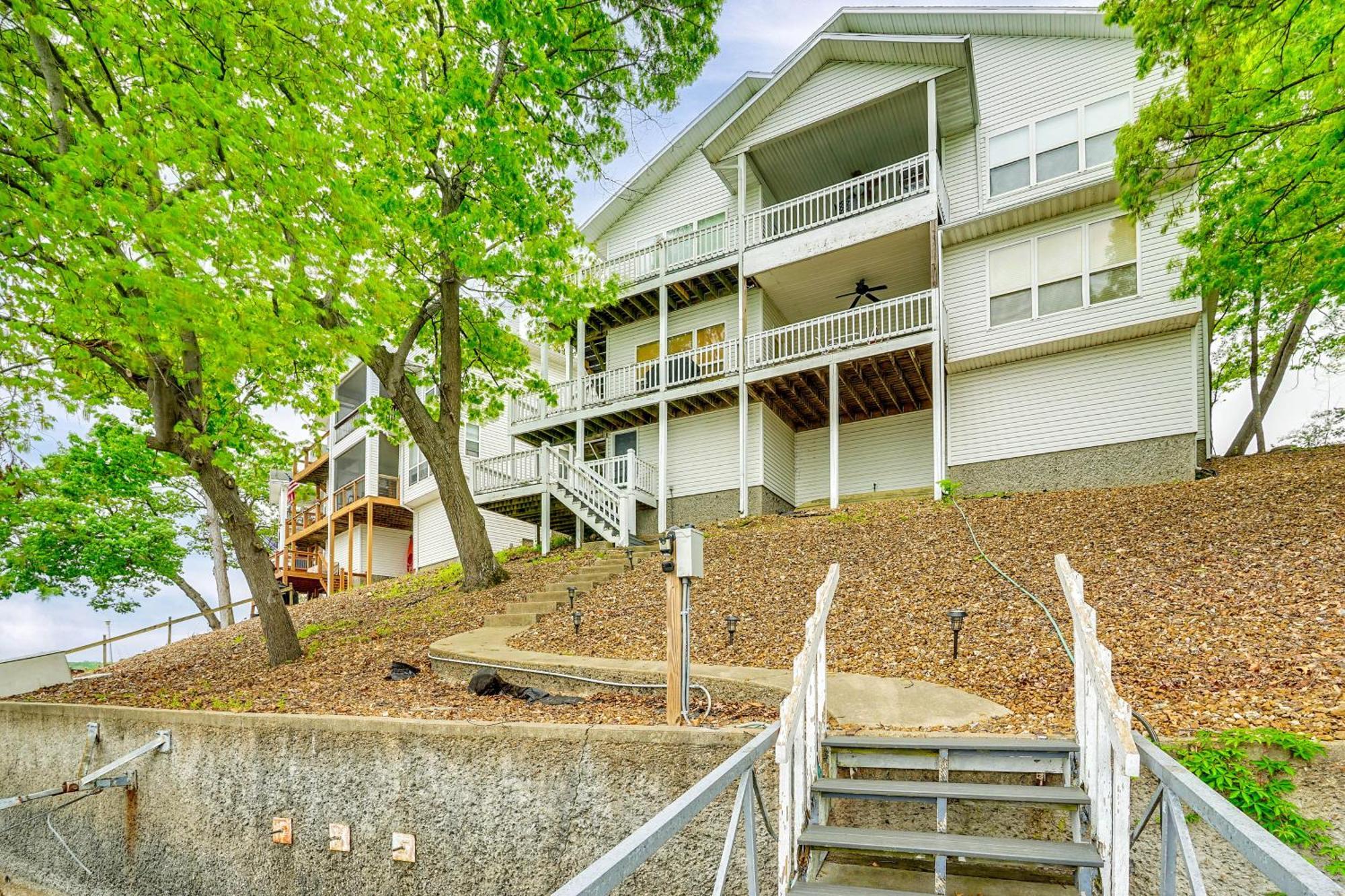 Townhouse With Shared Dock On Lake Of The Ozarks! Exterior photo