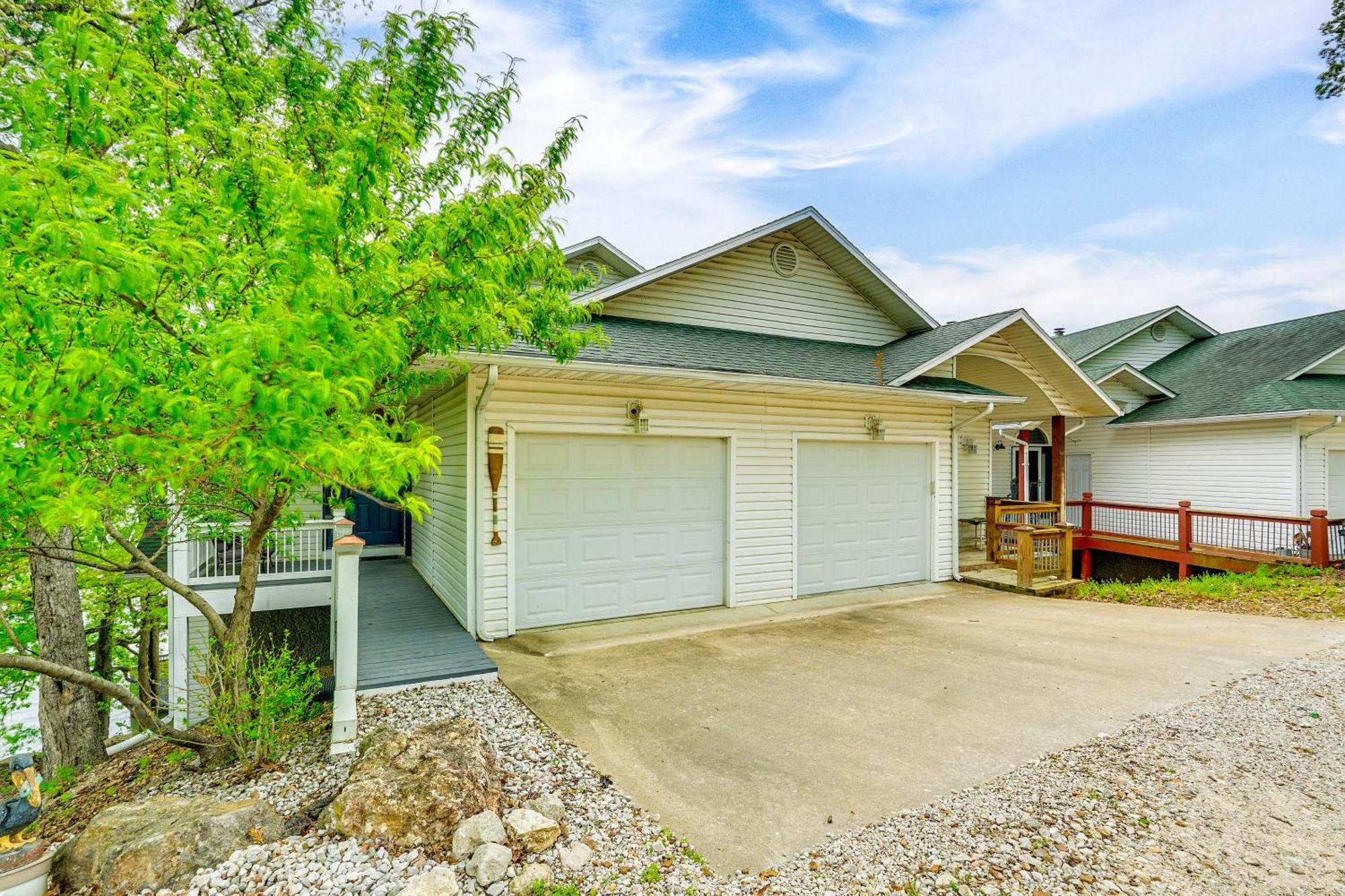 Townhouse With Shared Dock On Lake Of The Ozarks! Exterior photo